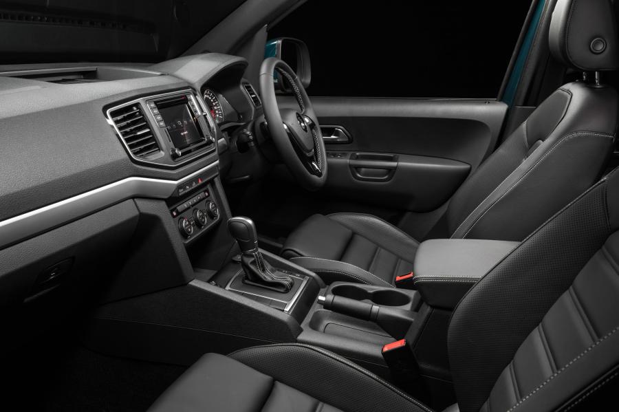 Интерьер Volkswagen Amarok Double Cab Ultimate 2016 года  (AU) (фото 29 из 39)